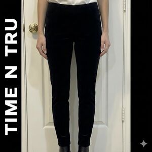 Time & Tru Black Velvety Pull-On Pants Size 12-14